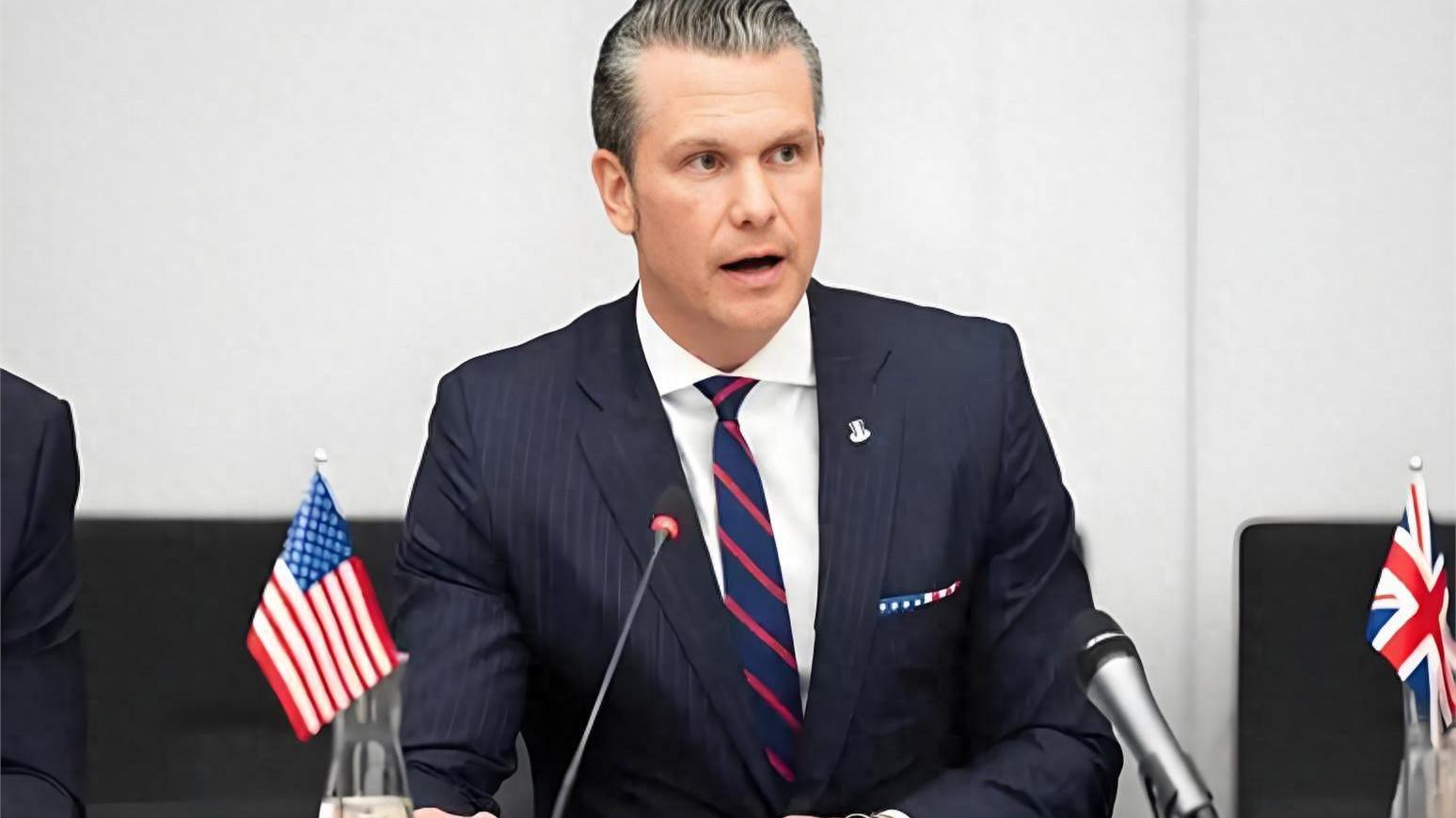 20分钟摧毁11艘航母？美防长曝逆天言论，中方回怼：受迫害妄想症