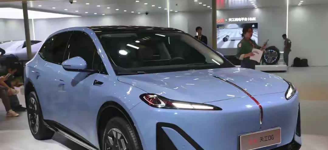 2025年第一季度
比亚迪赚了91.55亿元
特斯拉赚了29.51亿元
赛