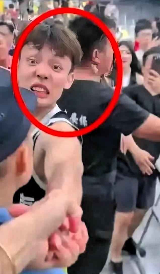 恕我直言！广东宏远下赛季难拿冠军，休赛期招兵买马，下赛季未必能打得过广厦、北京、