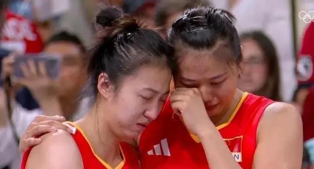 随笔。！ 
   不哭。
   我们年轻。
   我们还有下一次。
   再见泰