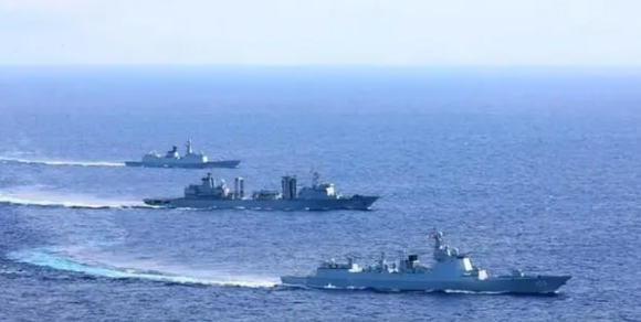 美国放狠话不好使，中国继续台海战巡，27架军机进逼台湾岛。

岛内防务部门对外发