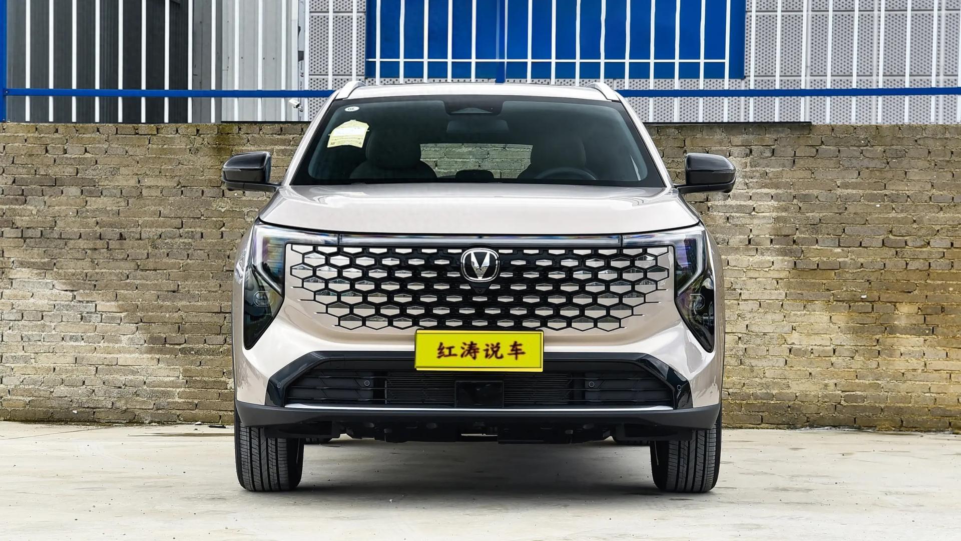 新款长安CS55 PLUS，内饰换装双连屏，配女王副驾，1.5T新蓝鲸动力