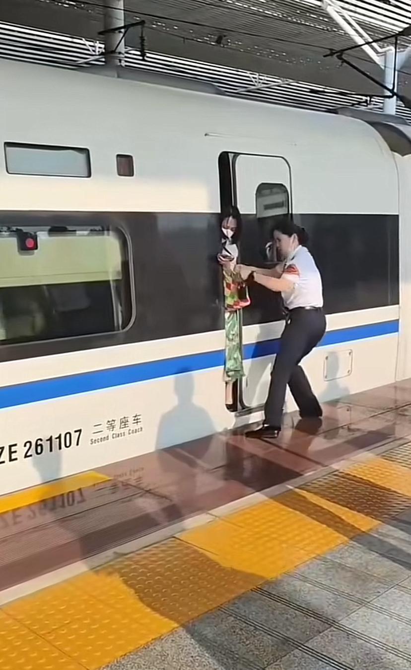 此时此刻方显男人之魄力与力量。