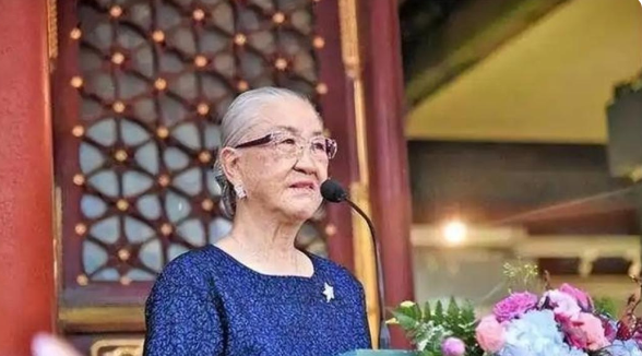 耿莹遭资产查封远赴美国？撂狠话：3 年要在美国横着走！