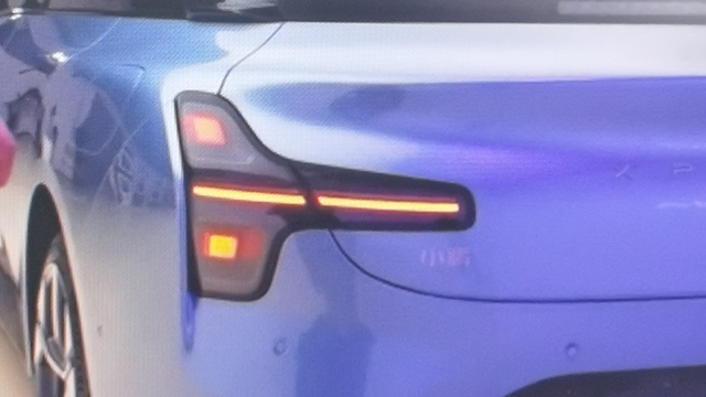 这射计有点东西
为什么都在吐槽m03的设计，我觉得这尾灯对“小鹏”名字还原度挺高