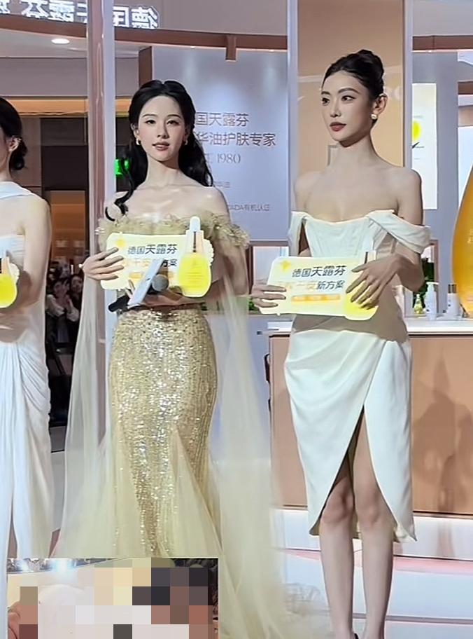网红“迪迪不畏”这颜值的确是过硬，和陈都灵同框，好像也没输多少，难怪人家有底气“