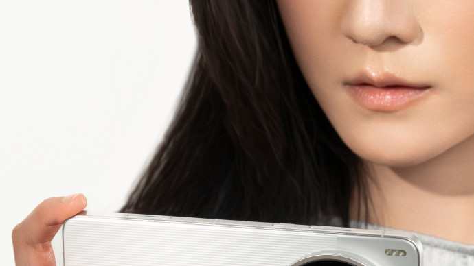 就在今晚！旗舰影像灭霸vivo X200 Ultra携蔡司三主摄震撼登场