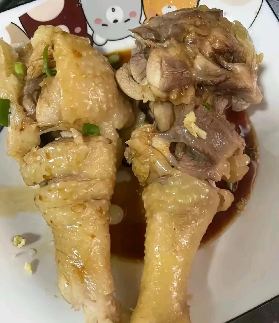 广东人向来有把鸡肶留给最小的小孩子吃的习俗，这一习俗可谓源远流长。
在七八十年代