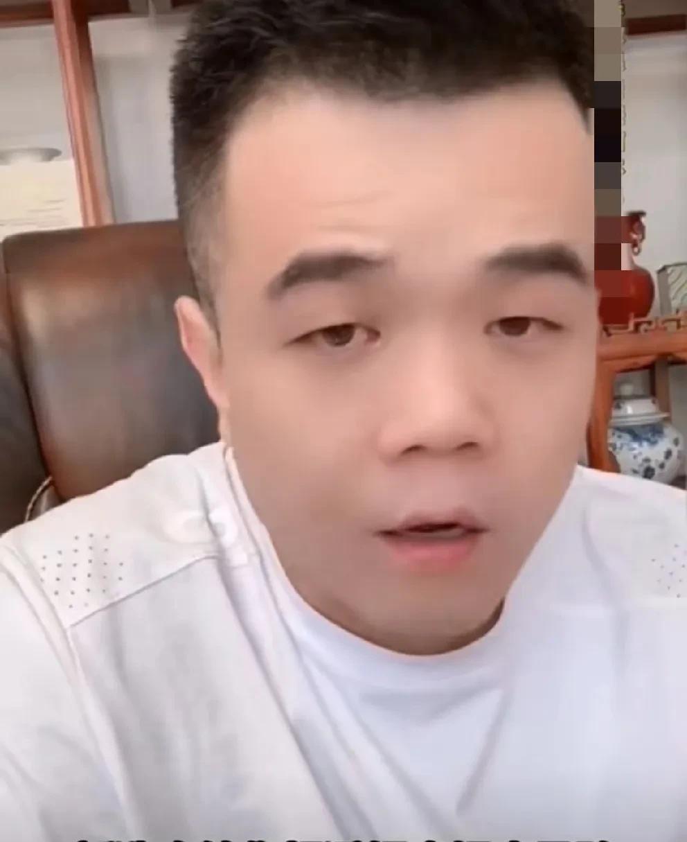 蛋蛋如果敢离开辛选，辛选粉丝会转为蛋蛋的黑粉！
         驴家小胖分析蛋