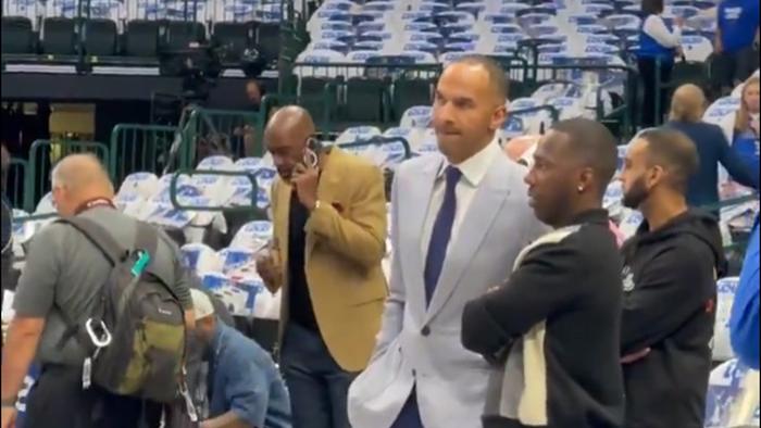 保罗：你们两连败了，我把老詹给你送来？尼克：那我不成湖人了？