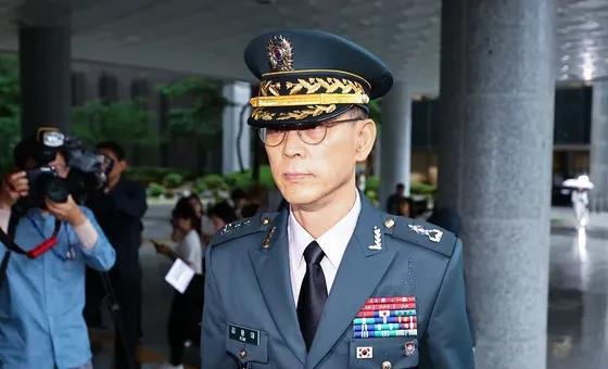 [突发]21日韩国法院驳回特检组申请的对无人机作战指挥官金永大的逮捕令。
当日，