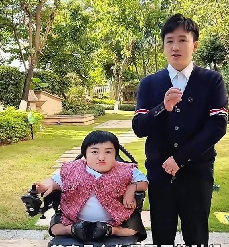 全网都在疑惑一个问题，就是大双找喜梅，到底图啥什么？
大双很逗，坦诚的说“我图钱