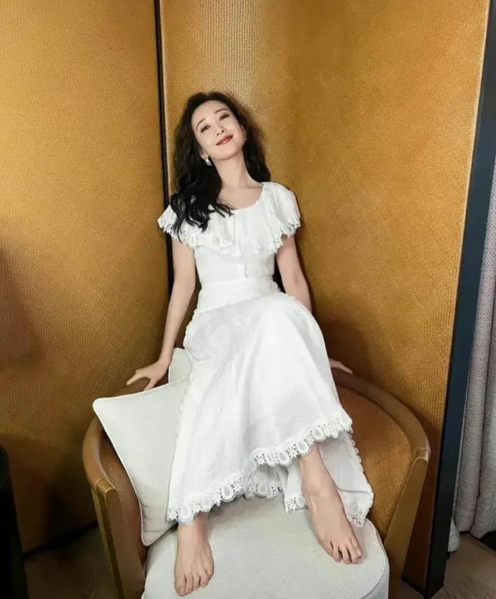 王鸥，170cm，不适合光脚拍照！