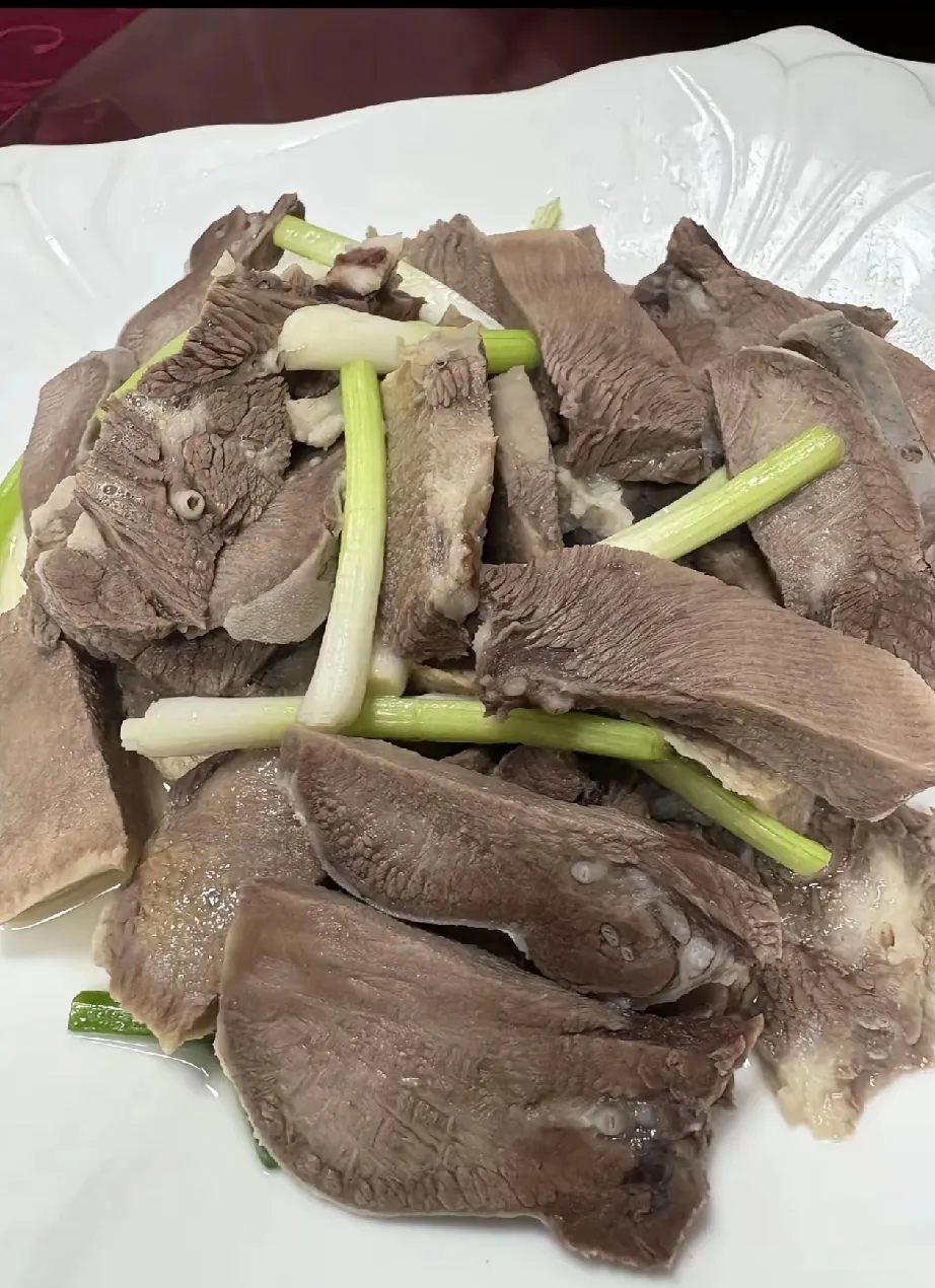 这是哪个地区的特色佳肴？叫啥呀，看着就流口水
