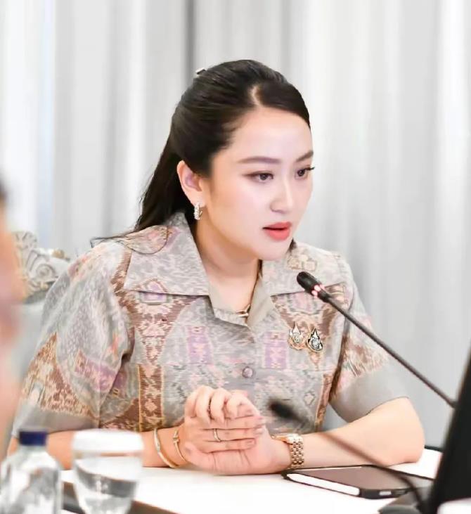泰柬边境冲突升级！
佩通坦发声：谈判时机已过，泰军已做好万全准备，尤其柬方将炮弹
