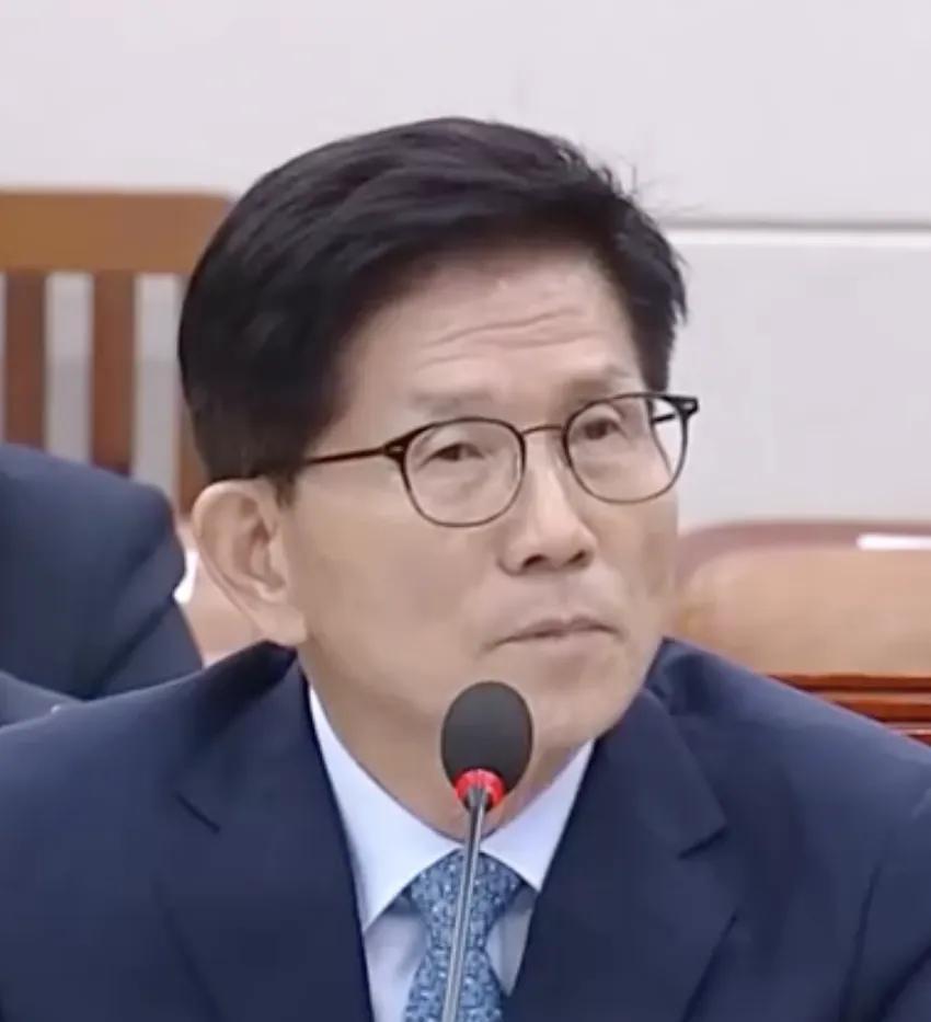 金文洙抛出雷人言论，声称因曾被日本统治，祖先乃至自己都是日本人，亲日嘴脸暴露无遗