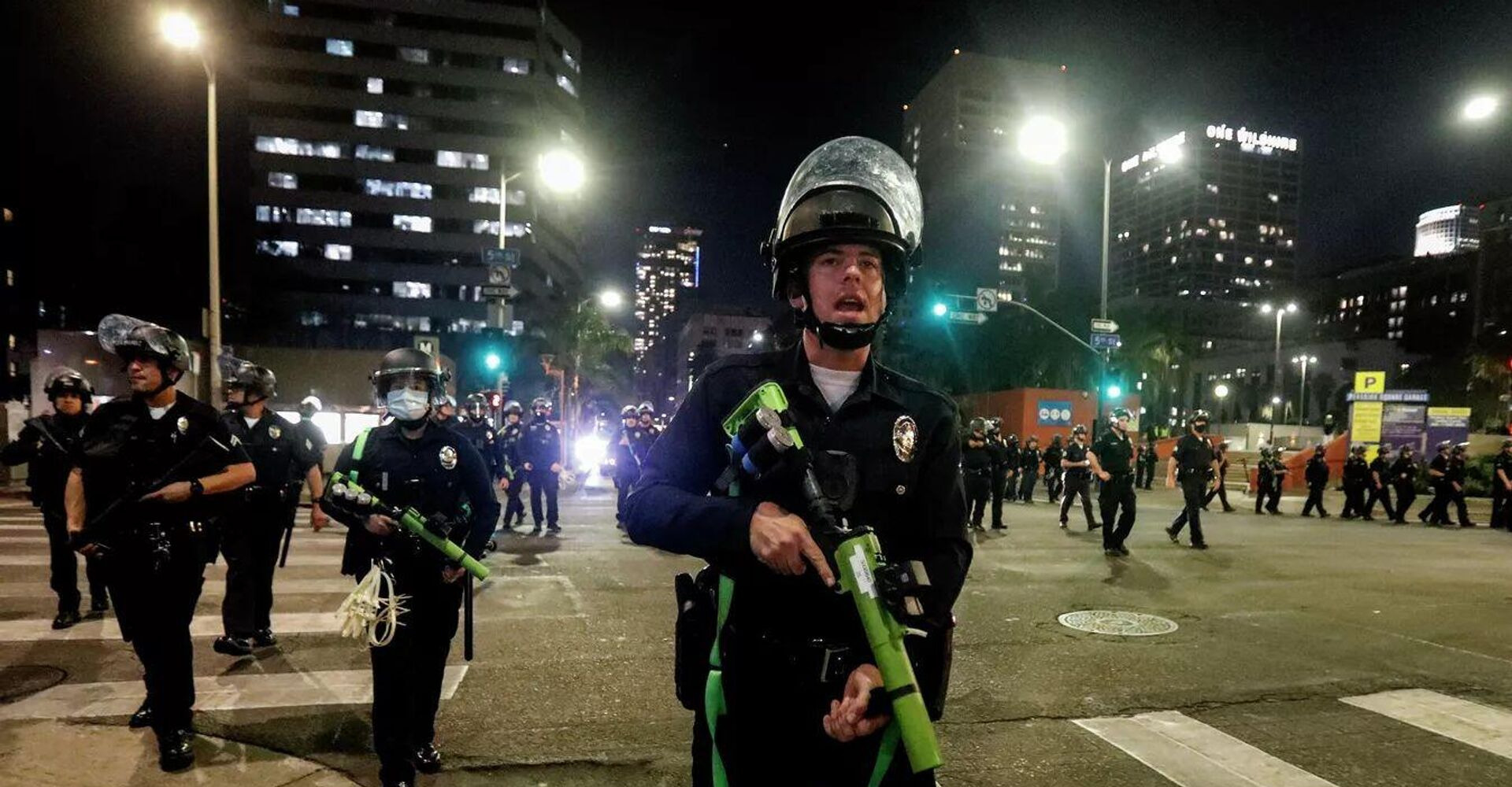 特朗普谈洛杉矶骚乱称城市差点消失











如果不是国民警卫队紧急出
