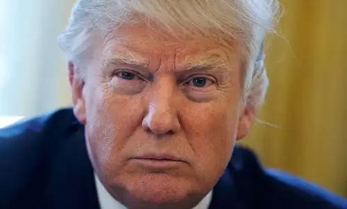 中国反制裁美国限制稀有金属出口



美国想卡中国芯片的脖子，却没想到反过来被卡