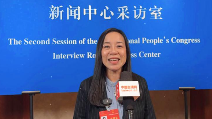 中国香港全国人大代表凌友诗放话了，她说中国大陆现在正通过推进国家主权，像行政、立