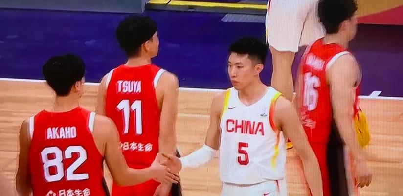 打国际比赛时，应该多派张宁上场，因为他是有名的硬汉。张宁本赛季CBA的违体犯规次