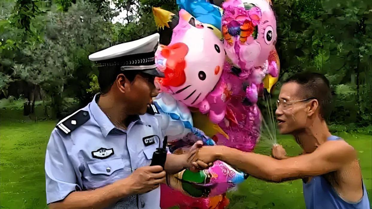 成都谭警官爆红全网！《谭谈交通》经典名场面背后的欢笑与泪水