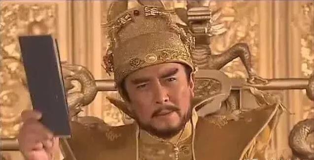 1402年，朱棣顺利登基。欣喜之下决定赏赐谋士姚广孝，没成想，十几名美人被原装退