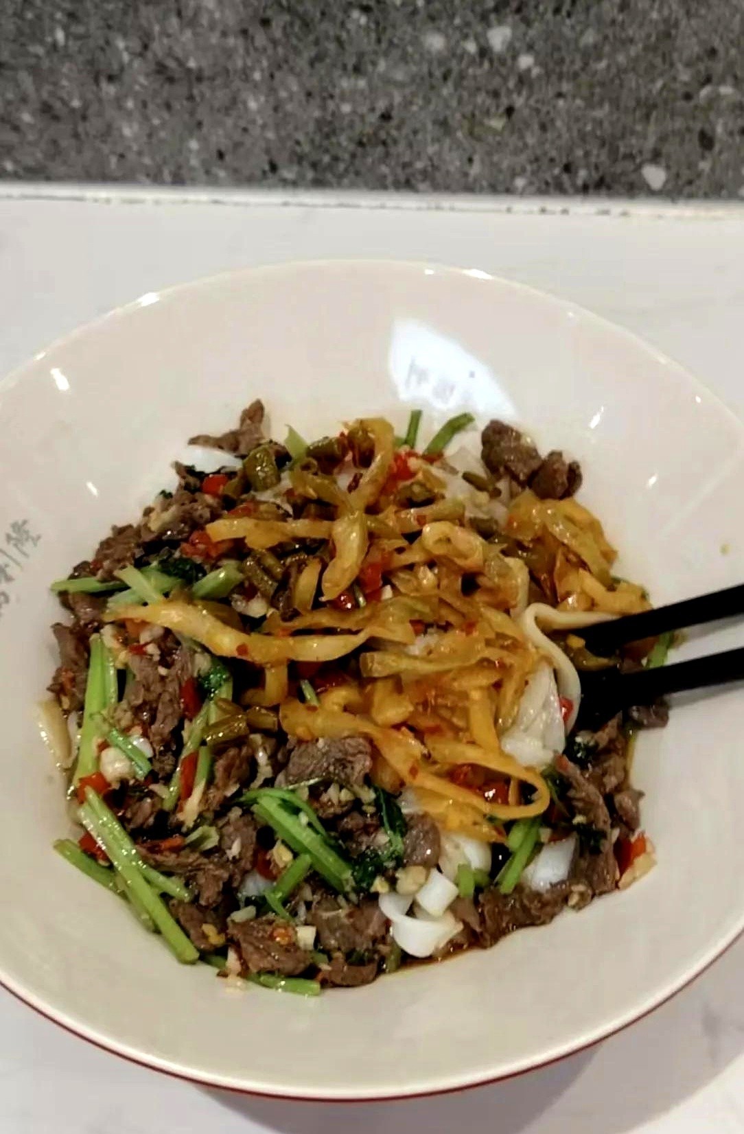 一个42岁中年男人的生活现状

本科毕业，以前是干房地产的，失业2年了，收入