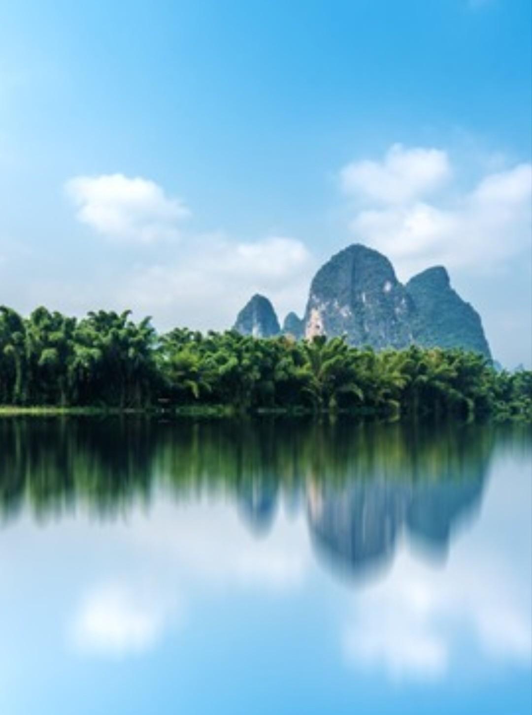 我觉得，我热爱工作，不怎么热爱生活。
对工作，我是千般喜欢，万般热爱。
这可能与