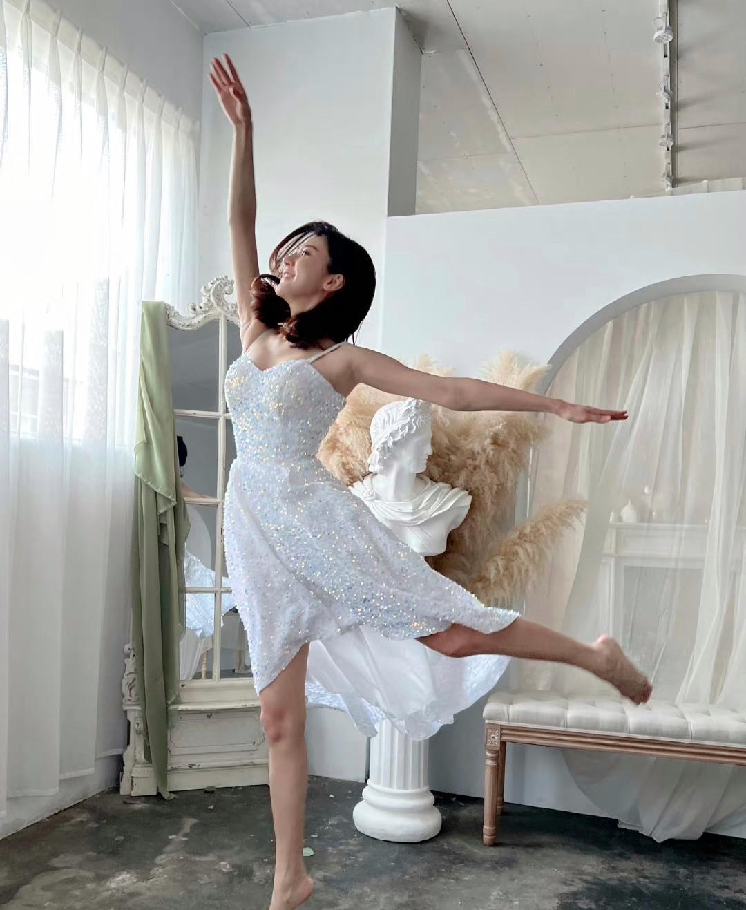 林逸欣，168cm，翩翩起舞。