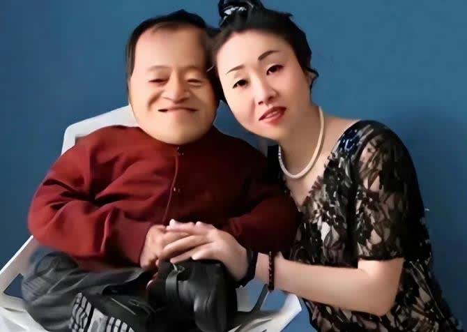 2002年5月，丧偶带娃的川妹子许迎春，不顾父母和亲人的强烈反对，毅然带着孩子远