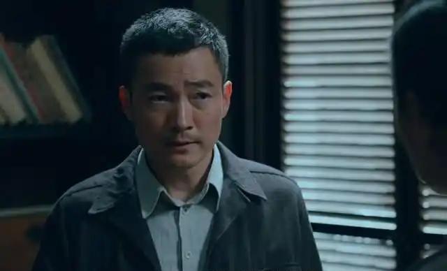 追剧《沉默的荣耀》，今晚蔡孝乾上线，一露面就看出来是个谨小慎微的人。
在台湾那种