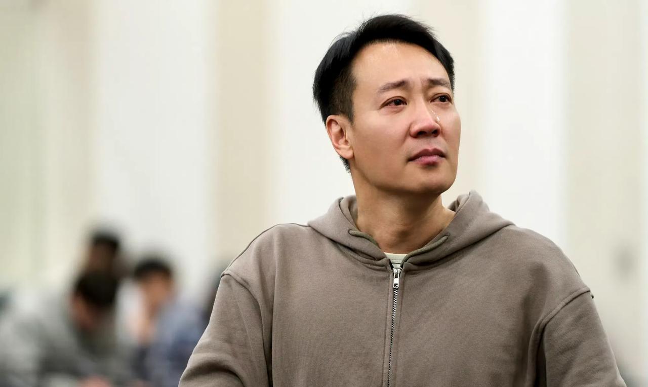 你们发现没，
辛柏青有一个非常严重的问题，
可能连朱媛媛都没有察觉到，那就是
他