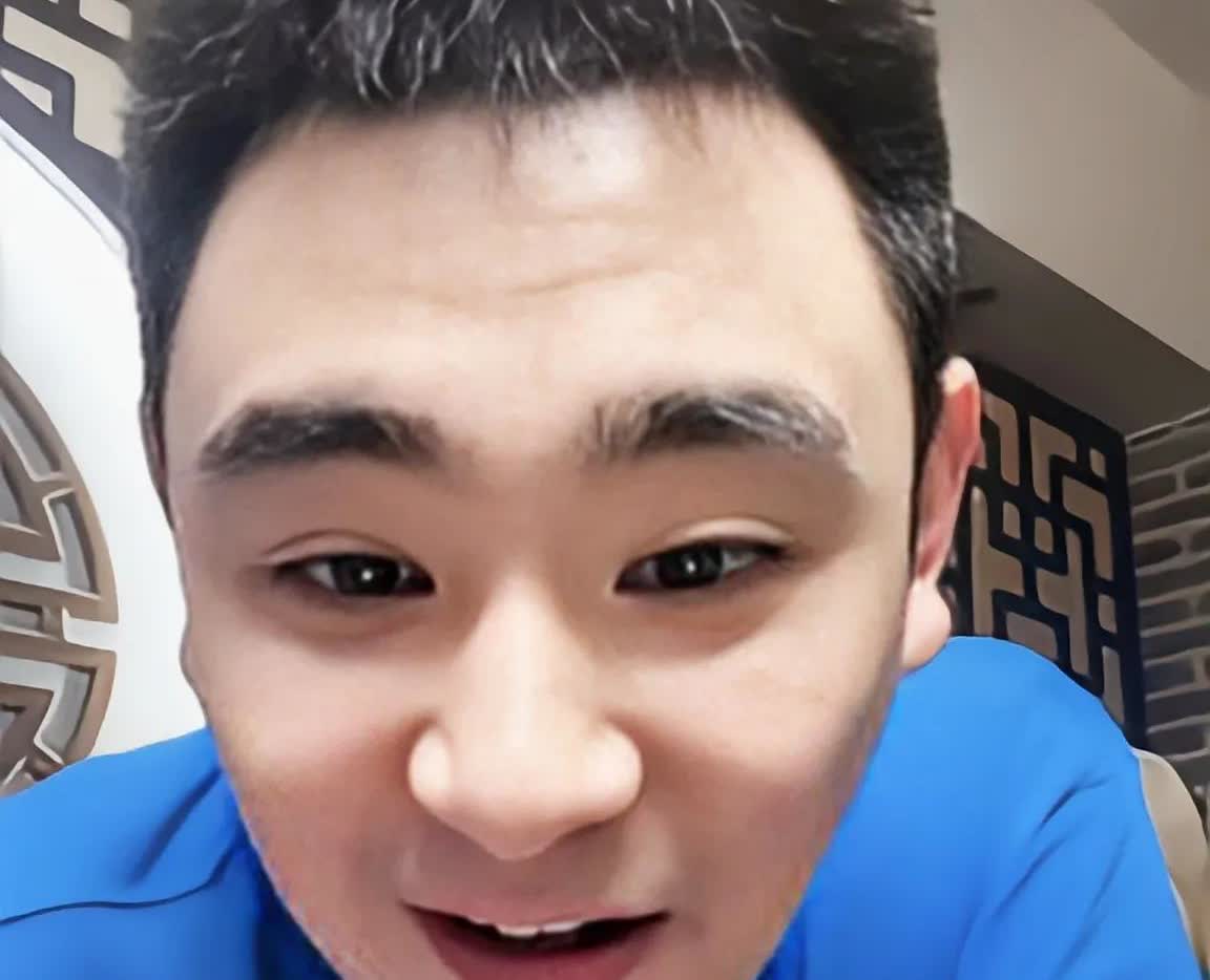 求求你了郭德纲老师，您就收了李振威吧

曾经在《相声有新人》舞台，李振威深受