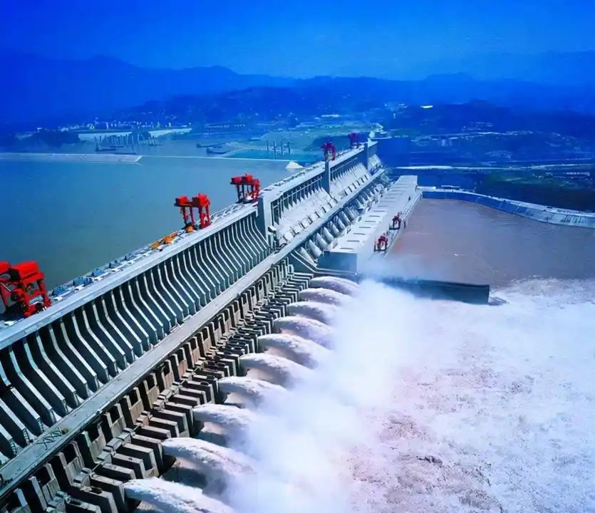 美国根本不敢炸三峡大坝











---











告诉