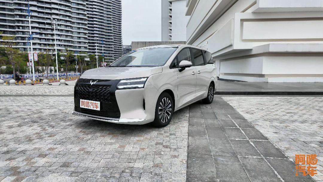 人民的MPV该是啥样？五菱星光730开起来如何，喵哥告诉你试驾体验