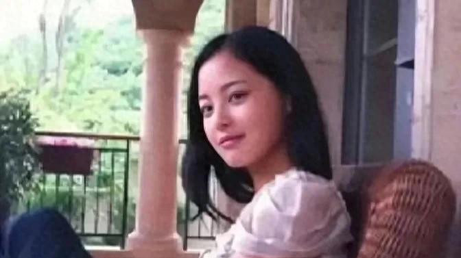 辛芷蕾挑战高冷医生角色，演技爆发引热议！