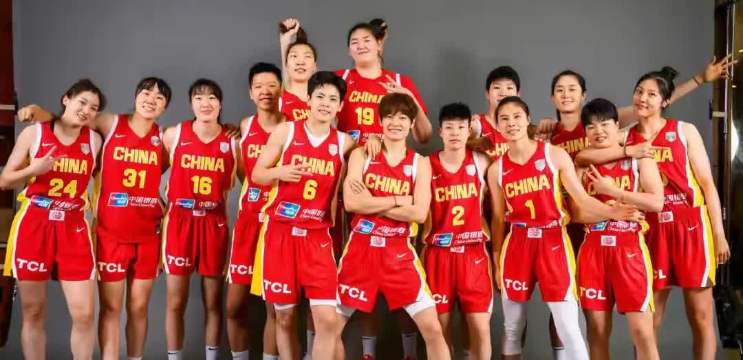 81-90不敌日本，中国女篮主力评分如下：

一、杨舒予：80分
拿到全队