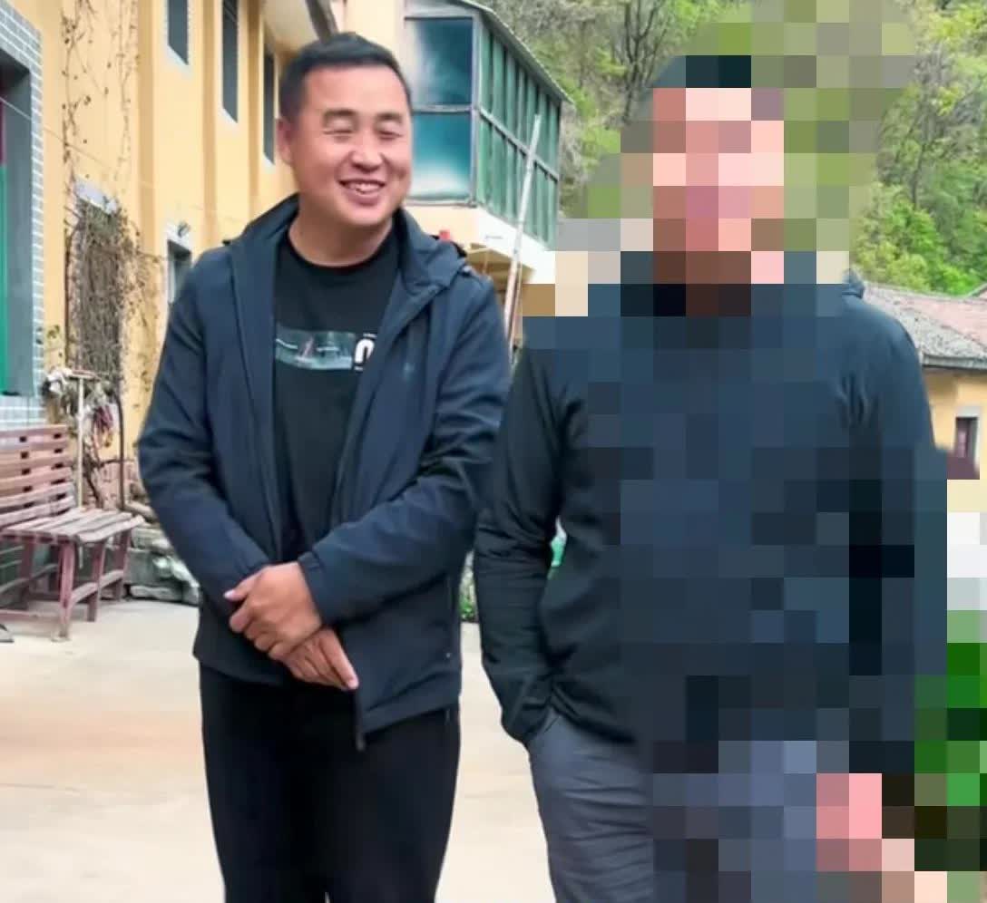 贺家洼的贺兄弟，终于实至名归了，现在升级了，妥妥一名“贺探长”。

贺兄弟，