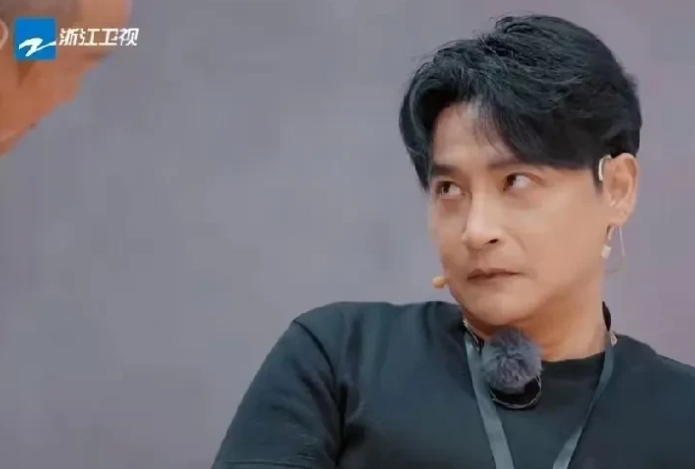 “53岁，还是拼搏的年纪”《无限超越班3》奔着看搞笑节目的心态去的，却被陈志鹏感