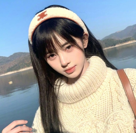 鞠婧祎又出新妆：冬日奶杏好减龄