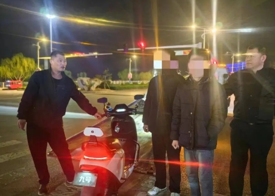 扣留电摩16辆，传唤17人，这一晚，阳谷多警种联合出击
齐鲁晚报·齐鲁壹点 陶春