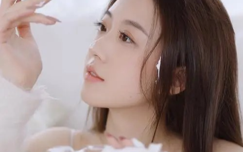 女儿被富家少爷撞进ICU，对方妈妈拿黑卡来买谅解书，她还不知这张卡的主人是我