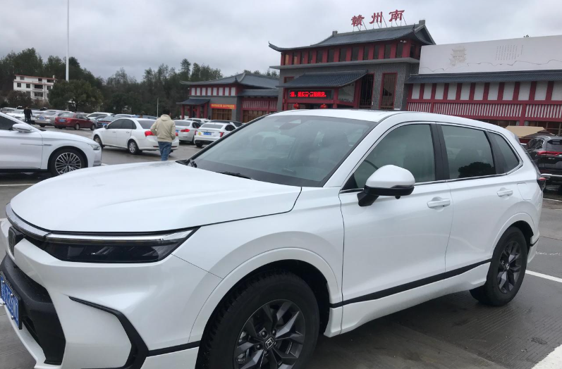 皓影长途初体验
【说说驾驶体验】因为第一次跑这么远的路程，一开始以为会很紧张，但