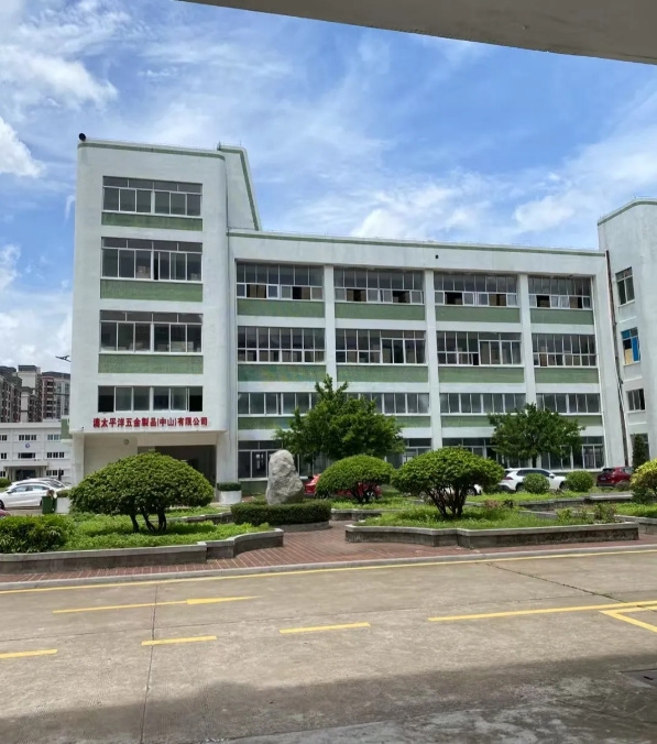 我是一个女人，我曾经在KTV里面上过班，在KTV里面是做保洁工作的，后来我嫁人了