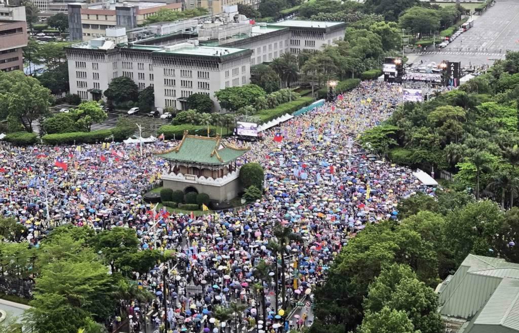 台湾媒体人：国民党或有15个“立委”被罢免
全台多个选区的立委罢免案进入第二阶段