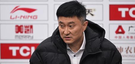 杜锋带领广东战胜了广州队，在接受采访时他也表示，队伍还没有磨合到最好，球队和萨姆