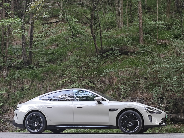 周末爬山随拍
除此之外发现行车记录仪的画面跟加了滤镜一样，平替gopro了