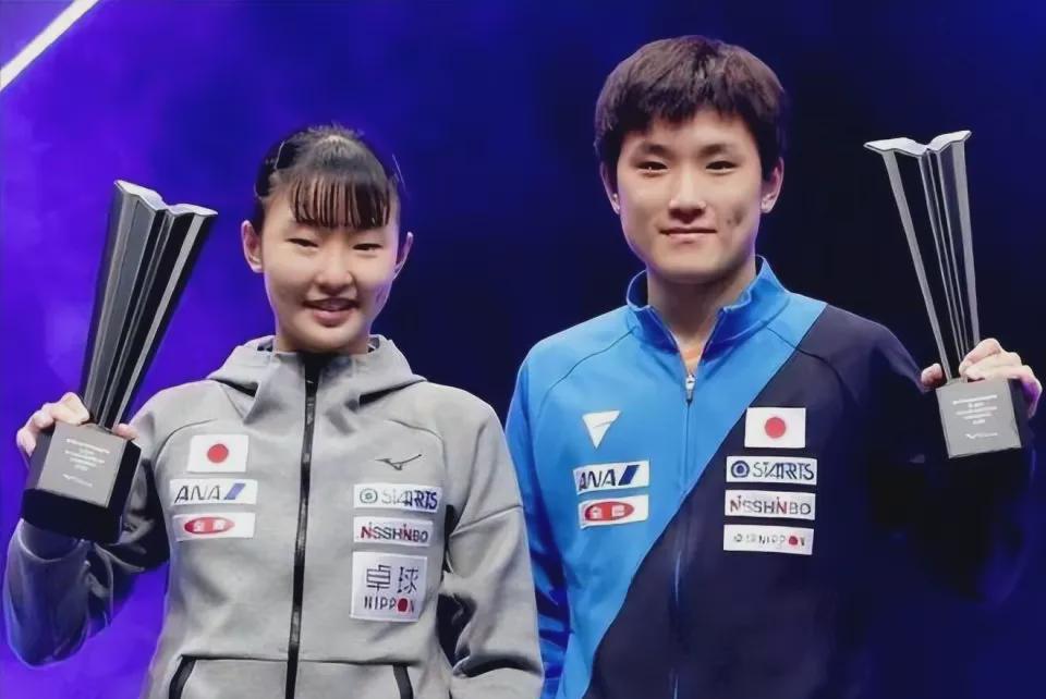 我曾预想哥哥夺冠，也曾设想妹妹称雄。
他们都遗传了我们的基因，
然而令人担忧