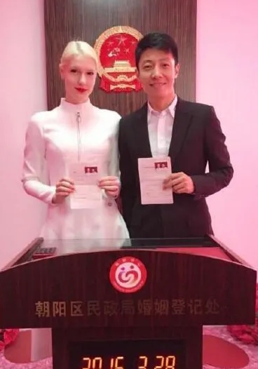 李白和撒贝宁结婚后，她提出了生活费AA制，撒贝宁特别反对，他急眼了：“这还是夫妻