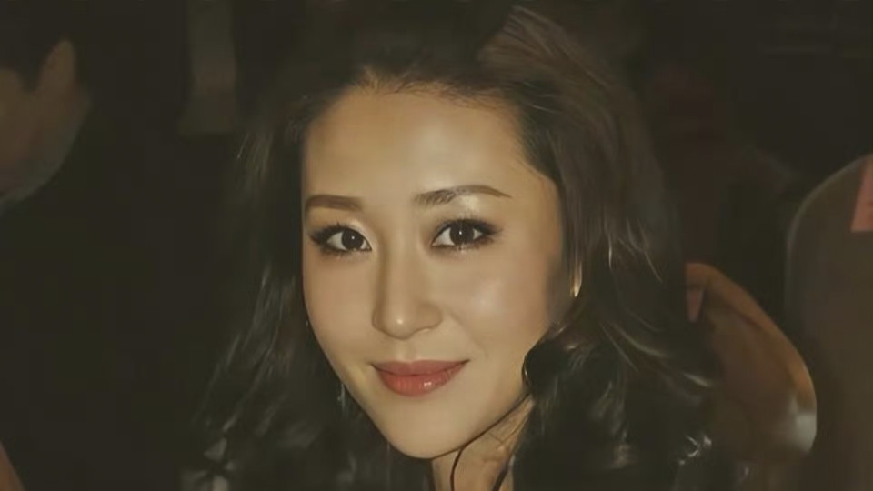 苗圃：内娱独一无二“在逃总裁”，至今无代餐！网友：姐的江湖只剩传说！